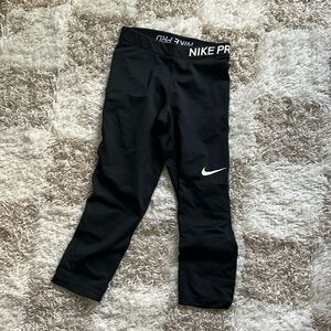 Small Nike cropped leggings